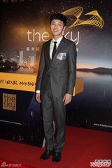 组图：尹施允望进军中国 与允儿亲热无惧李升基