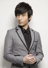 组图：成毅时尚大片优雅英伦气质