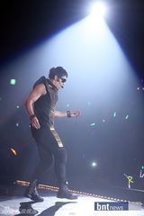 组图：Rain入伍前举办最后个唱 劲歌热舞现场火爆