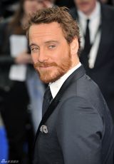 组图：《普罗米修斯》伦敦首映 塞隆蓝裙性感