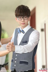 组图：胡夏和人妻宋纪妍跳舞 称电力太强