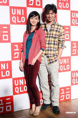 组图：陈柏霖携手陈意涵亮相代言清新时尚