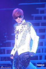 高清图：罗志祥香港开个唱 劲歌热舞场面火爆