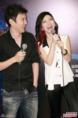 组图：邓紫棋曝林宥嘉支持个唱 害羞不谈