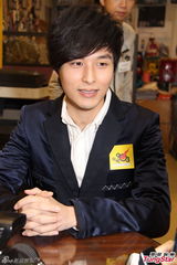 组图：严爵5月底香港开唱 望邀方大同任嘉宾