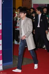 高清组图：朴有天金素贤等亮相李诗英新片试映