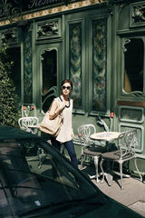 组图：韩星金泰熙新写真尽显优雅 巴黎悠闲取景