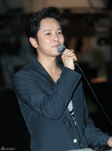 高清组图：金桢勋退役后首会影迷 千名粉丝参加