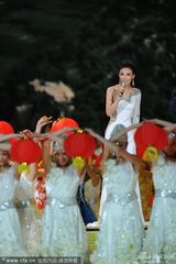 组图：央视蛇年春晚沙宝亮徐千雅《美丽中国》