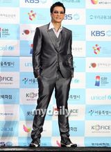 组图：亚洲音乐节记者会 韩星2AM张靓颖郑元畅出席