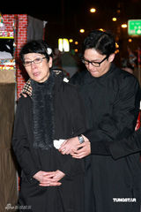 高清图：陈宝珠为母设灵 郑秀文等友人前来悼念