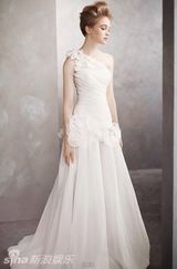 组图：Vera Wang婚纱2012系列 浪漫白色VS甜美粉色