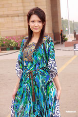 幻灯图：候选港姐印度拍外景 水土不服状态不佳 