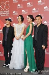 组图：《白蛇》记者会 主演李连杰黄圣依阿Sa(蔡卓妍)聚首