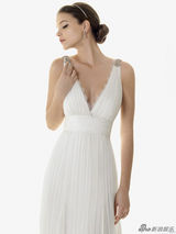 组图：超模芭芭拉唯美婚纱写真 典雅纯净秀美背