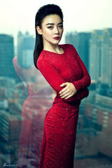 组图：袁姗姗时尚大片曝光 裸背水钻裙性感妖艳