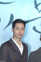 高清组图：宋慧乔透视装宣传新剧 赵仁成帅气