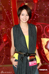 高清图：《越光宝盒》见面会 梁咏琪对造型满意