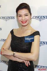 组图：钟楚红贺郭晶晶产子 马国明享受演床戏