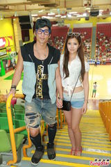 组图：余文乐否认与周柏豪反目 陈伟成新欢现身