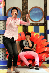 周杰伦粉裤子登康熙 称心智只有20岁不适合结婚(图)