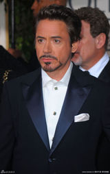 高清组图：小罗伯特-唐尼携娇妻甜蜜现身