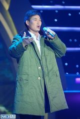 大衣哥穿军大衣演唱《滚滚长江东逝水》[3\/4]组