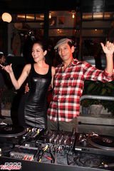 组图：恭硕良盼到内地开唱 Jocelyn夫妇大秀恩爱