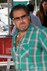 高清组图：《米拉尔》亮相 导演朱利安携妻子亮相