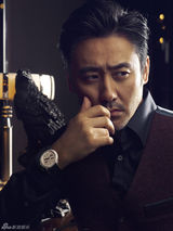 组图：吴秀波眼神忧郁尽展熟男魅力