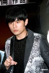 幻灯图：周杰伦否认和蔡依林复合 自言单身也快乐