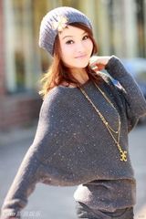 组图：小王晶秋冬时尚写真 知性靓丽女人味十足