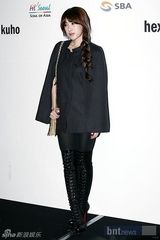 组图：f(x)宋茜与朴宰范全慧彬等众星云集时尚秀场