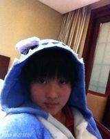 组图：奥运冠军陈若琳短发可爱自拍