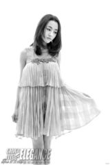 组图：杨蓉杂志写真突破自我秀性感