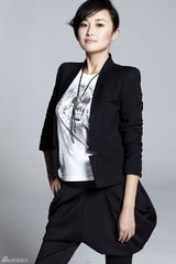 组图：傅淼曝复古写真温文尔雅大方自信