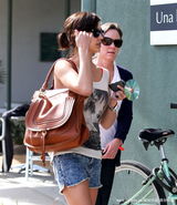 幻灯图集：杰西卡-阿尔芭雪花牛仔短裤清凉现身