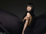 组图：贾青华美大片曝光 裸肩半露尽显优雅女人味