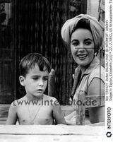 组图：盘点伊丽莎白-泰勒与儿女温馨合影