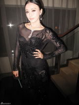 高清组图：秦岚透视装大秀性感 佩戴粉戒亮相成焦点