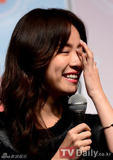 组图：韩星韩智敏为电影《Ending Note》献声