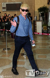 组图：SJ少女时代EXO等赴京录制中韩歌会