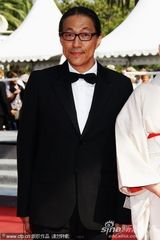 组图：《朱花之月》首映礼 河濑直美携儿子亮相