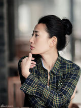 幻灯图：吕夏简约造型出境 《生死线》后戏路平民化