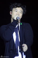 幻灯组图：陈奕迅上海连唱3晚 不以造型为卖点 