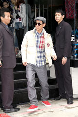 幻灯：陈冠希台北开店六月复出 称不知Lucas是谁