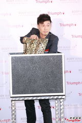 组图：吴千语否认美国秘婚 透露成功融入林家