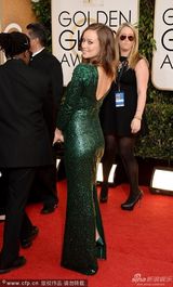 组图：金球奖红毯 奥利维亚着绿裙孕妇也优雅