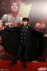 组图：《霍比特人》首映蔡康永骨头领结抢镜