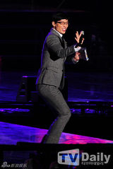 组图：韩星GD刘在石等无限挑战歌谣节献唱
